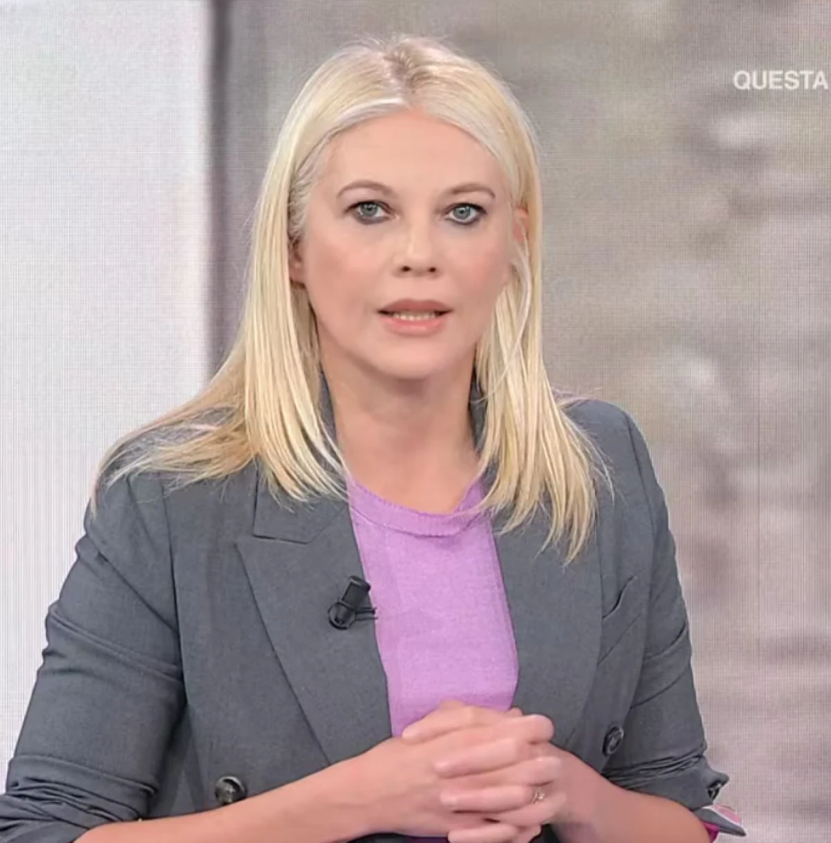 Eleonora Daniele durante la conduzione di Storie Italiane