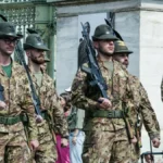 Leva militare in Italia, chi può essere chiamato in guerra: fasce d’età, lista dei nomi ed esclusi