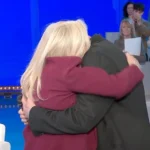 “Va in pensione”. Mara Venier, addio in lacrime a Domenica In: tutti in piedi!