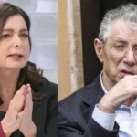 Laura Boldrini insulta Bossi dopo la morte: gelo in studio. Cosa ha detto