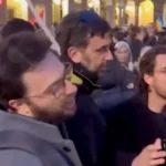 Festa per il No degenera in rissa: insulti e tensioni tra manifestanti