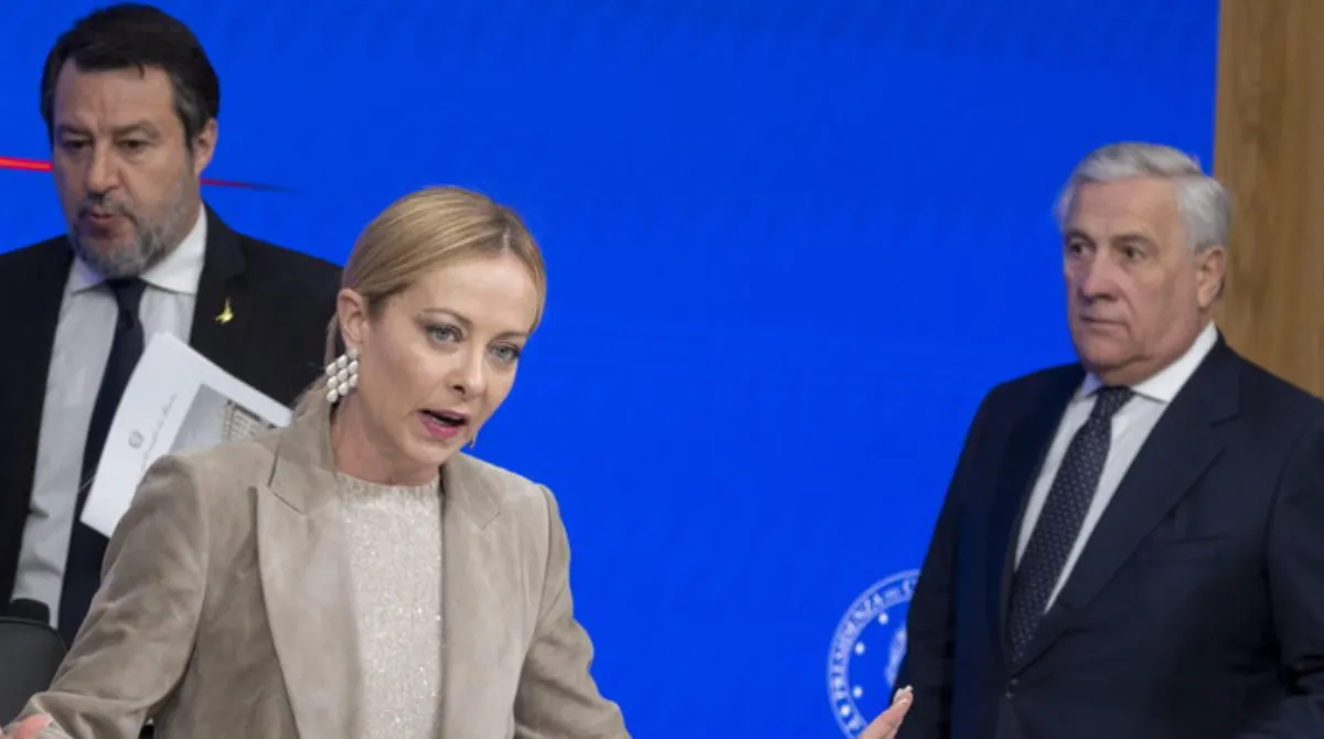 “Gli italiani pagheranno il conto”: Petrolio russo, la maggioranza si spacca