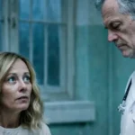 Meloni in camicia di forza in un ospedale psichiatrico: il post del deputato AVS Borrelli che divide tutti