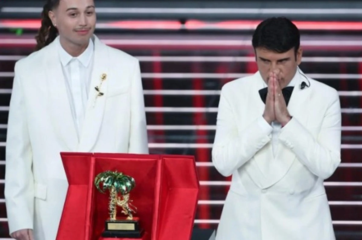 Sal Da Vinci tirato in ballo nella polemica sul referendum