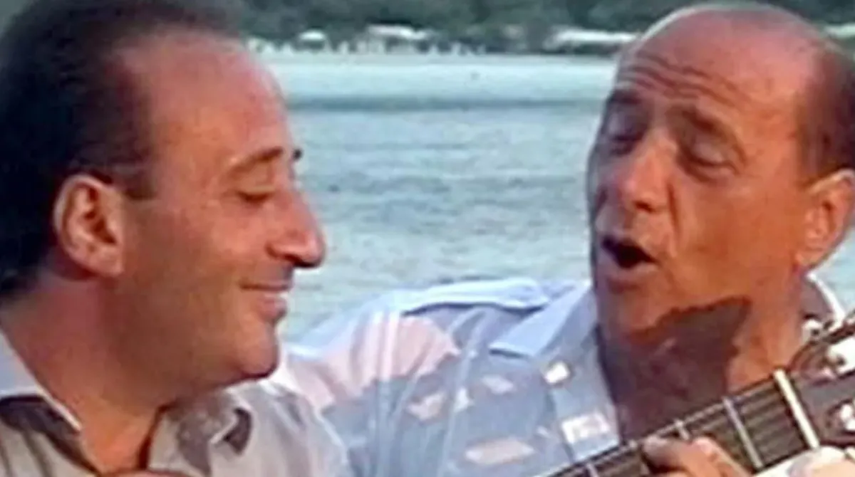 Addio a Tonino Apicella, il padre del menestrello di Berlusconi: il cantante napoletano che non ha mai smesso di difendere la melodia classica