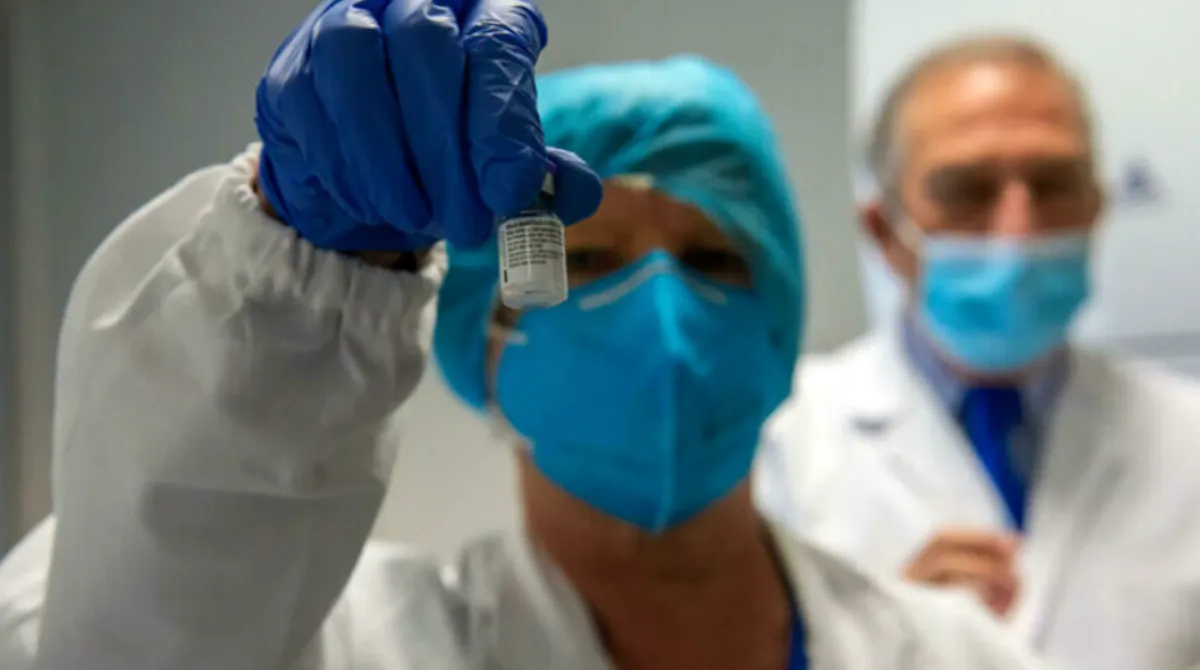 No al vaccino, poliziotti e pompieri puniti dal tribunale per un cavillo