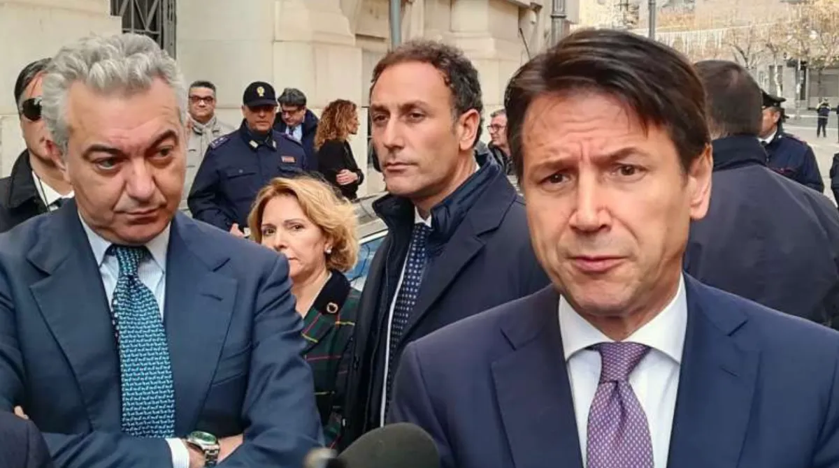 Mascherine Covid, doppia denuncia in Commissione: “Sistema opaco”. FdI attacca Conte