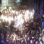 Spari nella famosa discoteca italiana: morte e folla impazzita. La scena spaventosa