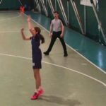 Malore improvviso, ragazza di 15 anni muore dopo una cena con gli amici: sospetto atroce