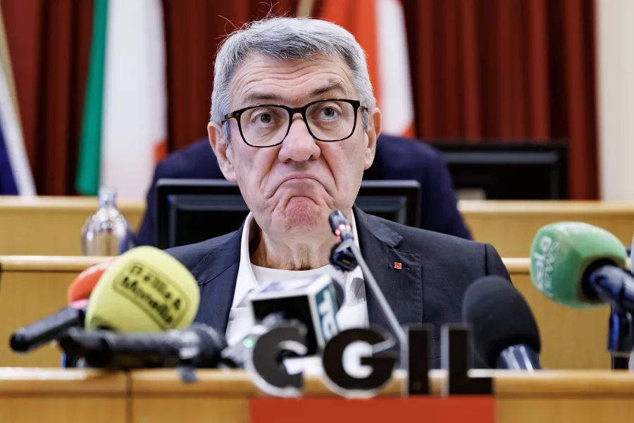 “Alla faccia dei lavoratori!” Ecco quanto guadagna davvero Maurizio Landini