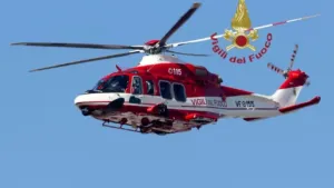 Italia, a fuoco l’Agenzia delle Entrate: arriva l’elicottero