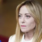 Che figuraccia! Meloni lo ha beccato così: le critiche dalle vacanze vip. Proprio lui