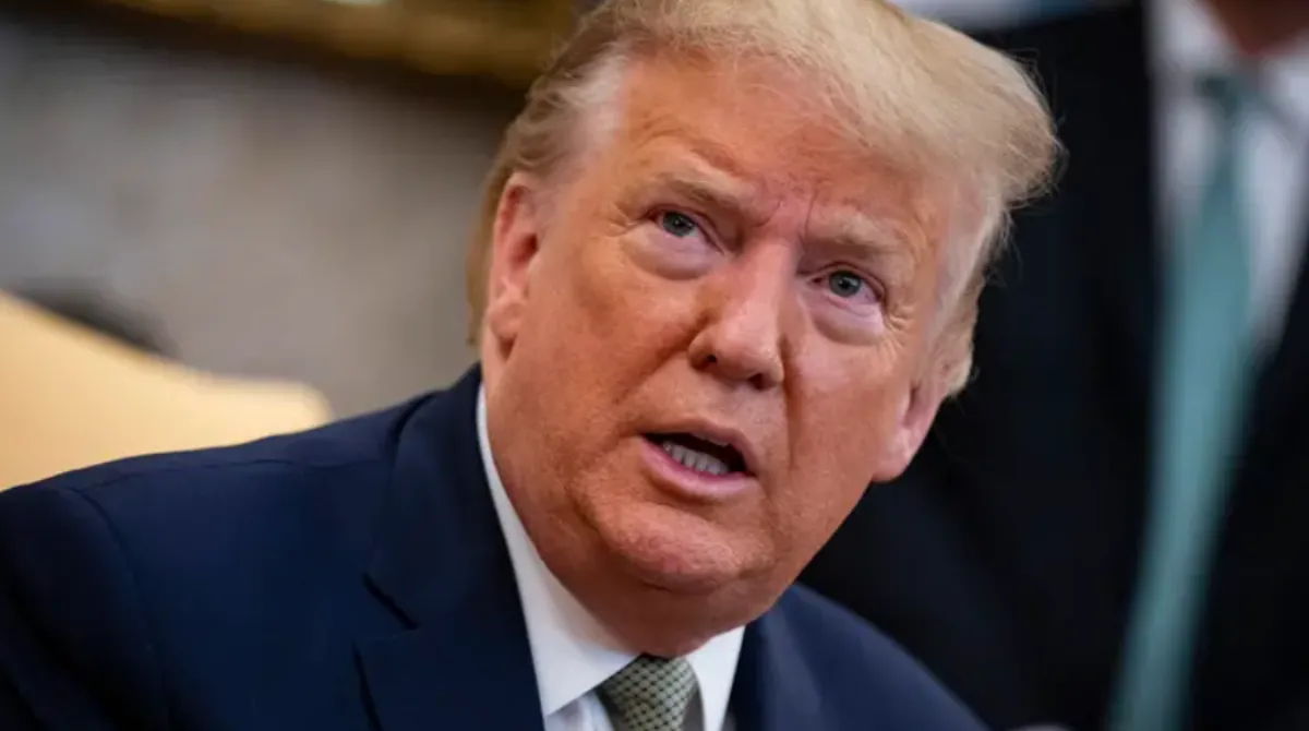 Trump sprofonda nei sondaggi: un crollo mai visto prima