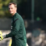 Tragedia al passaggio a livello: morto l’ex calciatore campione. Famoso anche in Italia