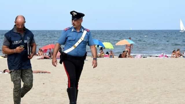 Malore improvviso sulla spiaggia, muore bambina di 7 anni