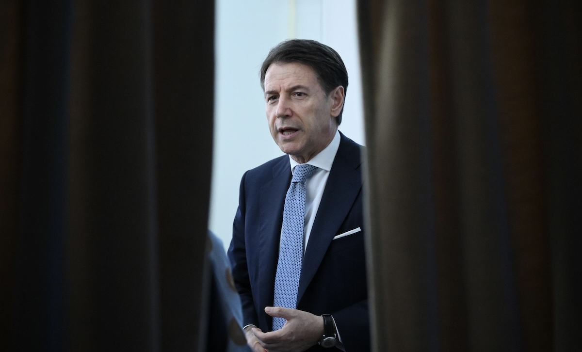Conte pronto a fare un passo indietro: l’annuncio