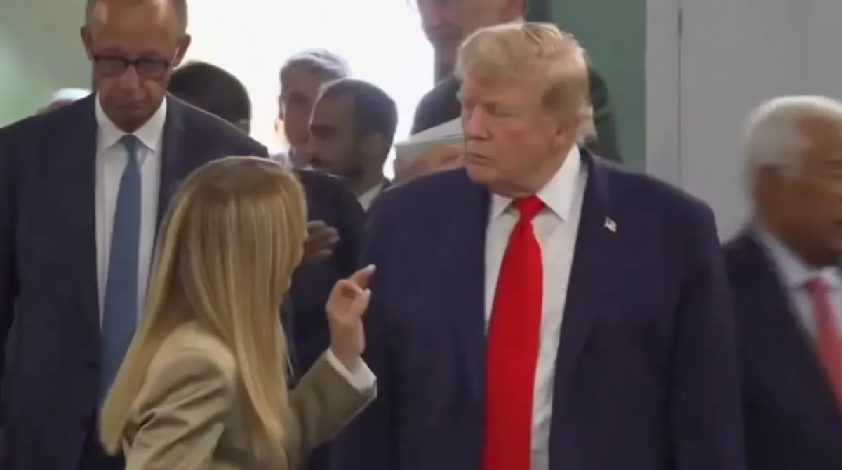 Giorgia Meloni al vertice G7 di Evian, in Francia, durante i lavori