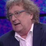 Iacchetti delira sul palco: parole pesantissime contro il ministro e Meloni