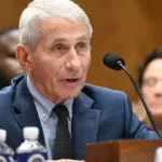 “Le origini del Covid…”. Fauci, audizione shock e i “complottisti” esultano