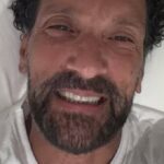 Il conduttore Rai aggredito in pieno centro: la follia in un istante
