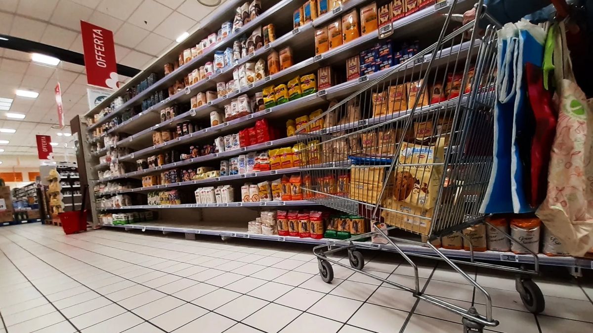 Nuove regole dal 12 agosto: cosa cambia per chi fa la spesa al supermercato