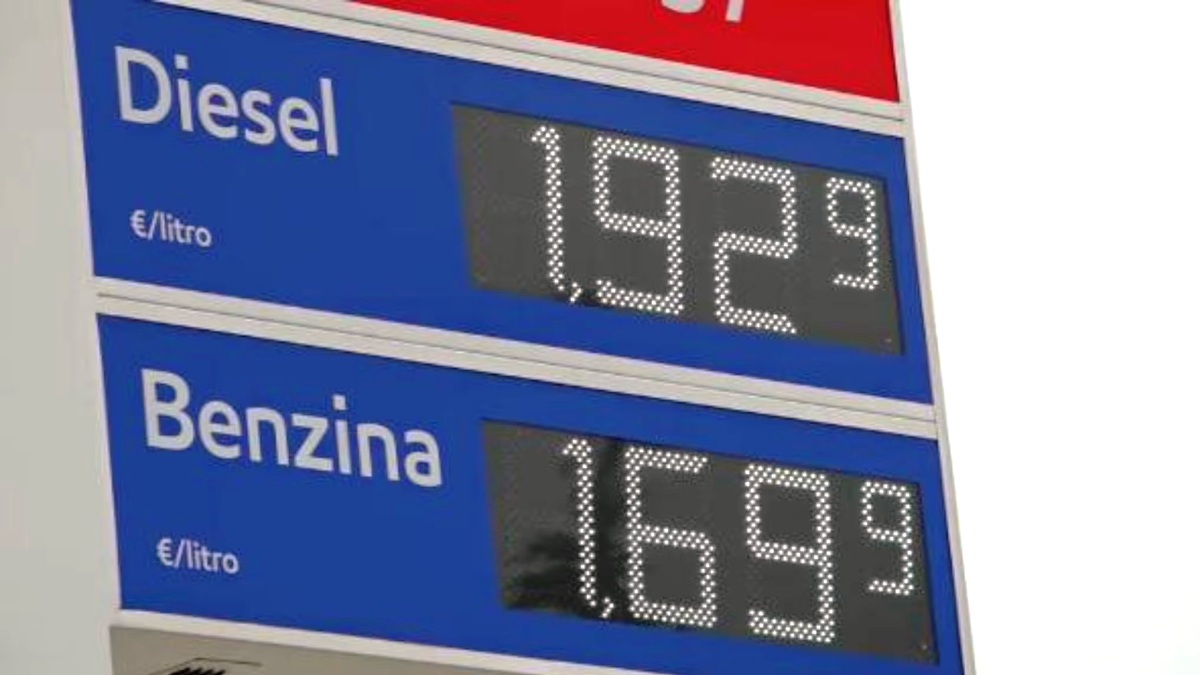 Diesel e benzina, lo scenario da incubo: “A quanto potrebbero arrivare”